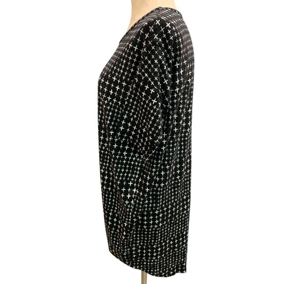 Size Small LulaRoe Womens Irma Tunic Tshirt Hi Lo Black Print - Picture 3 of 6